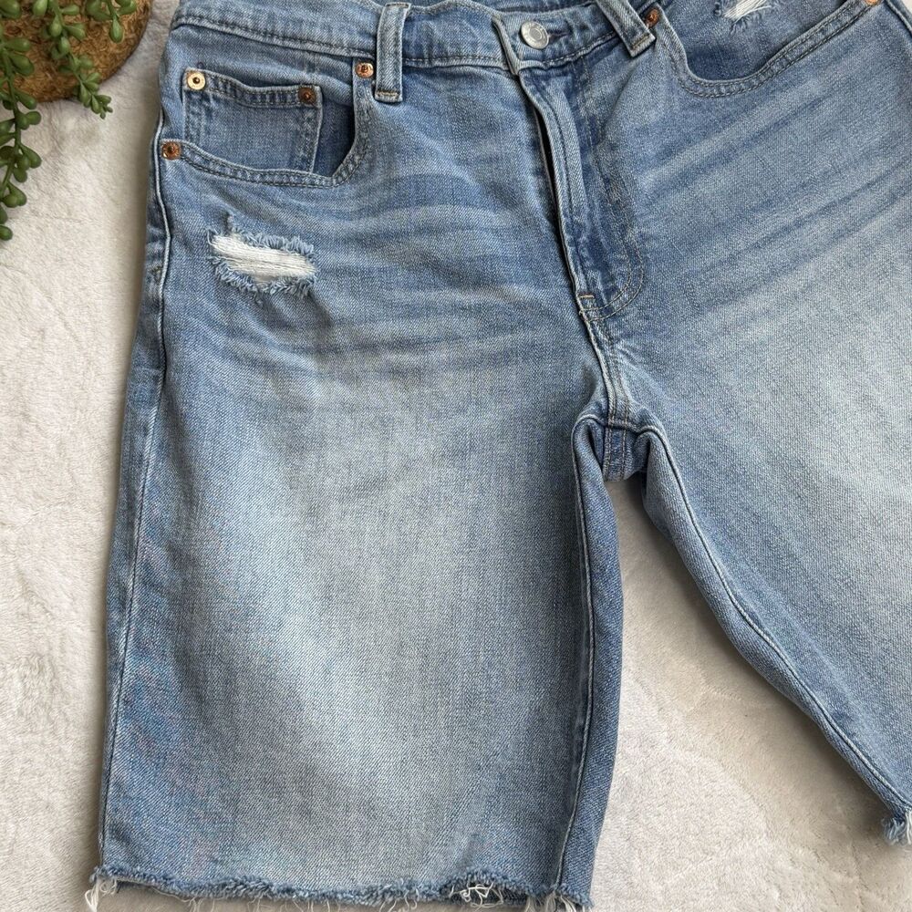 GAP 9" High Rise Bermuda Denim Jean Shorts Distressed Rips Women's Size 26/2R - Picture 4 of 14